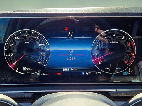 Used 2025 Mercedes-Benz GLE 450 4MATIC w/ Warmth & Comfort Package image 27