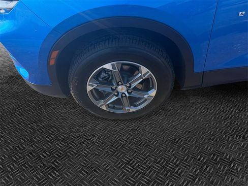 Certified 2025 Chevrolet Blazer LT image 11