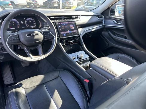 Used 2023 Jeep Grand Cherokee L Limited w/ Luxury Tech Group II image 22