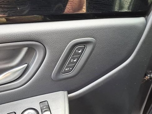 Used 2025 Honda Pilot EX-L image 13