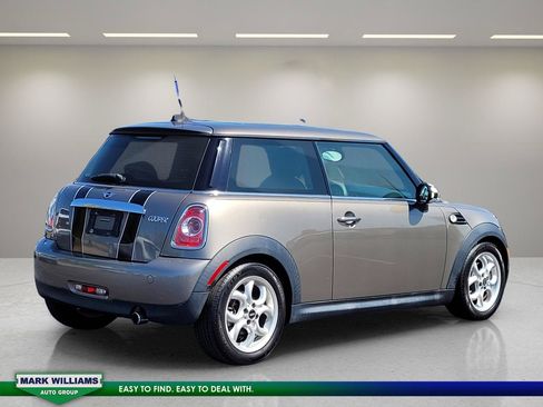 Used 2011 MINI Cooper Hardtop FWD image 4