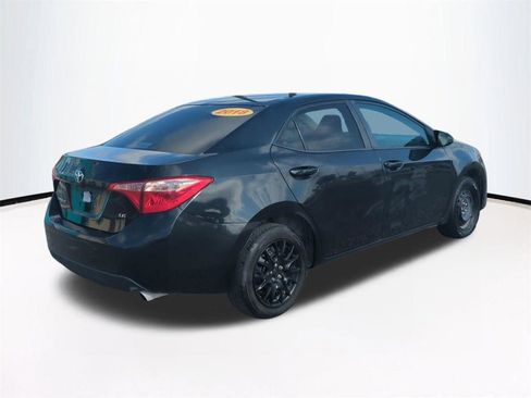 Used 2018 Toyota Corolla LE FWD image 5
