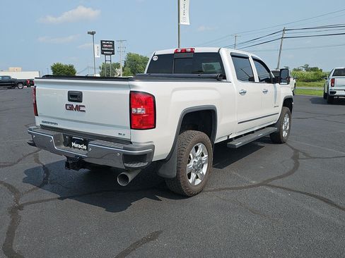 Used 2019 GMC Sierra 2500 SLT w/ Duramax Plus Package AWD/4WD image 5