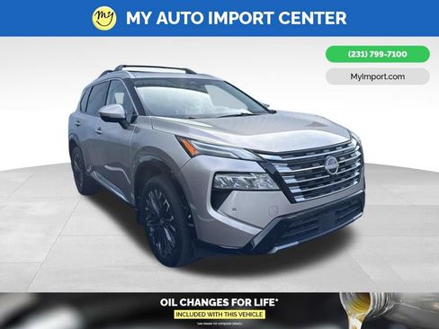 Used 2025 Nissan Rogue Platinum w/ Platinum Premium Package FWD image 1