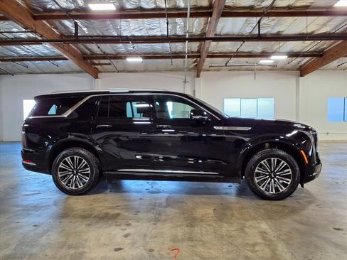 New 2026 Cadillac Escalade IQL Luxury AWD/4WD image 4