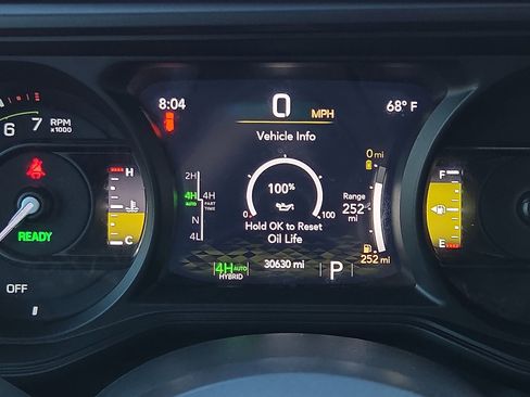 Used 2024 Jeep Wrangler Unlimited image 11