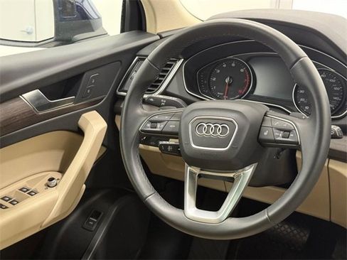 Certified 2025 Audi Q5 2.0T Premium image 12