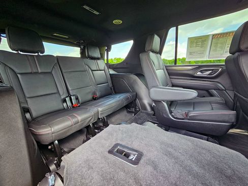 Used 2024 Chevrolet Tahoe RST w/ Luxury Package AWD/4WD image 37