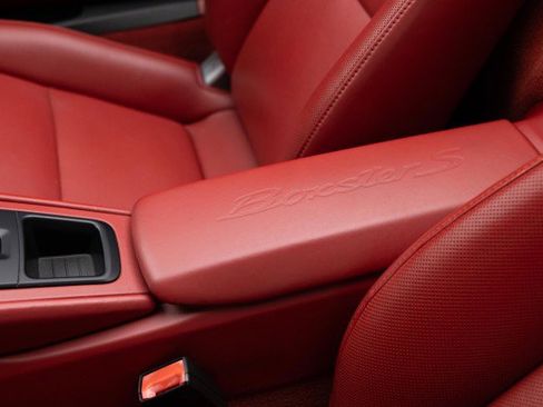 Used 2013 Porsche Boxster S image 32