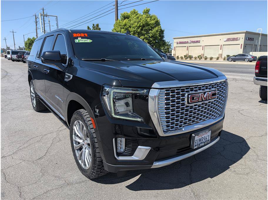 Used 2021 GMC Yukon XL Denali w/ Denali Premium Package AWD/4WD image 2