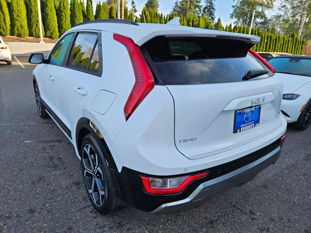 Used 2025 Kia Niro EX Touring FWD image 3