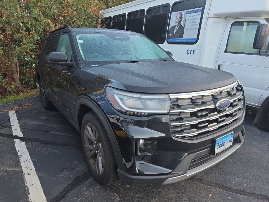 Used 2026 Ford Explorer Active w/ Active Comfort Package AWD/4WD image 1