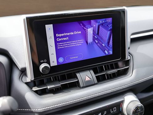 Used 2025 Toyota RAV4 XLE FWD image 16