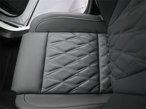 New 2025 Nissan Rogue Platinum w/ Platinum Premium Package image 13