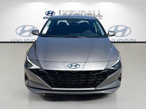 Used 2023 Hyundai Elantra SEL FWD image 2