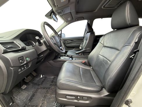 Used 2017 Honda Pilot Touring image 9