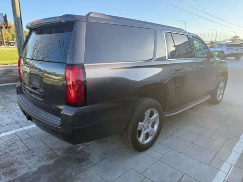 Used 2016 Chevrolet Suburban LT image 4