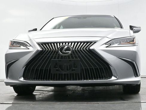 Used 2019 Lexus ES 350 Ultra Luxury w/ Accessory Package image 40