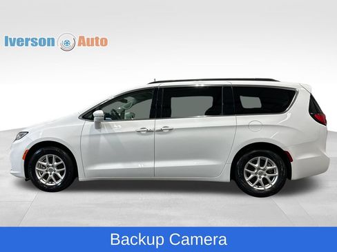 Used 2022 Chrysler Pacifica Touring-L FWD image 6