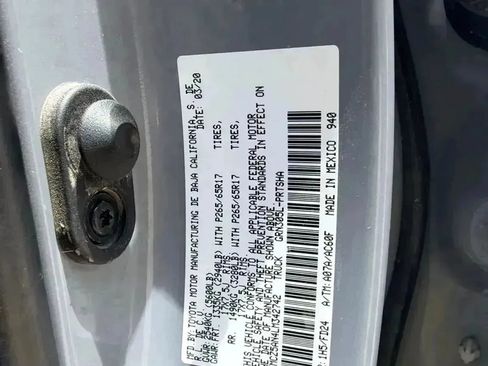 Used 2020 Toyota Tacoma TRD Sport AWD/4WD image 8