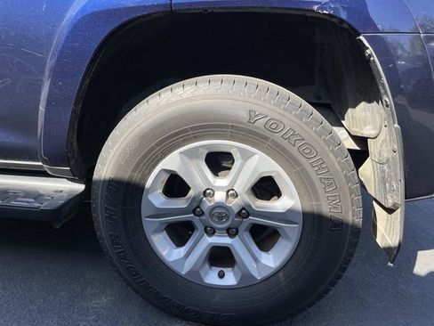 Used 2018 Toyota 4Runner SR5 Premium image 8