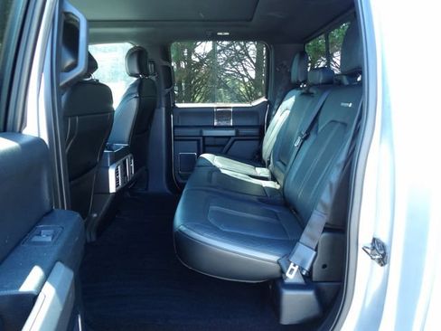 Used 2015 Ford F150 Platinum w/ Equipment Group 701A Luxury AWD/4WD image 13