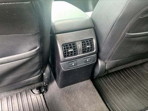 Used 2016 Subaru Outback 2.5i Limited AWD/4WD image 29