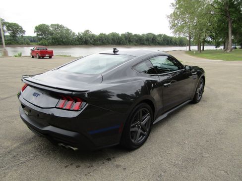 Used 2024 Ford Mustang GT Premium RWD image 4