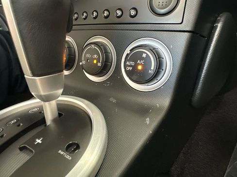 Used 2004 Nissan 350Z Enthusiast w/ Side Airbags Pkg image 63