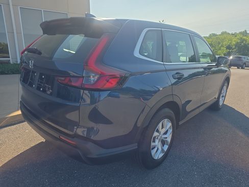 Used 2024 Honda CR-V LX image 5
