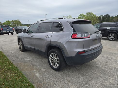 Used 2019 Jeep Cherokee Latitude w/ Popular Appearance Group image 8