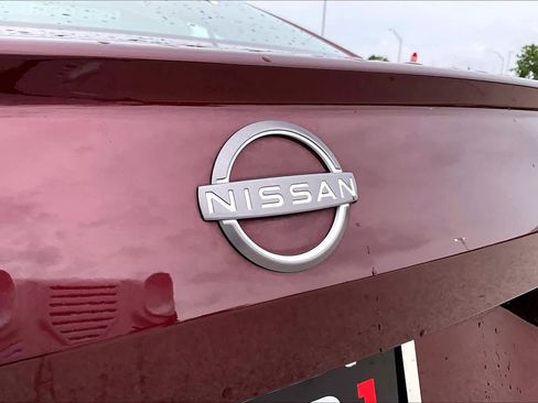 Used 2025 Nissan Altima 2.5 SV FWD image 31
