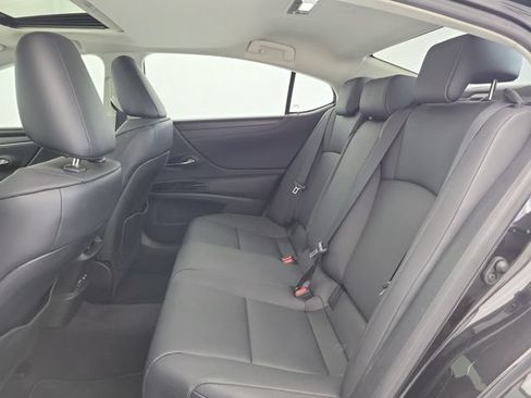 Used 2024 Lexus ES 350 w/ Premium Package FWD image 12