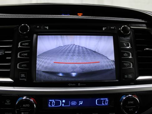 Used 2015 Toyota Highlander Limited image 20