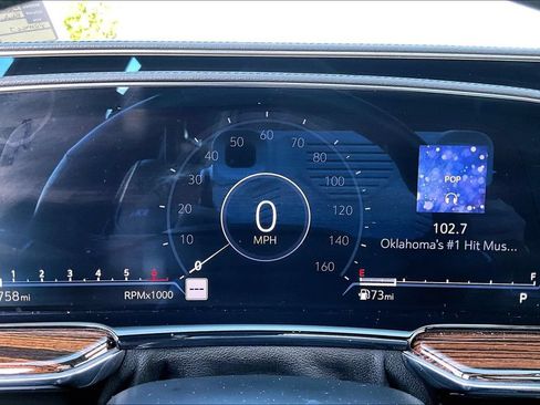 Used 2023 Cadillac Escalade Premium Luxury RWD image 22
