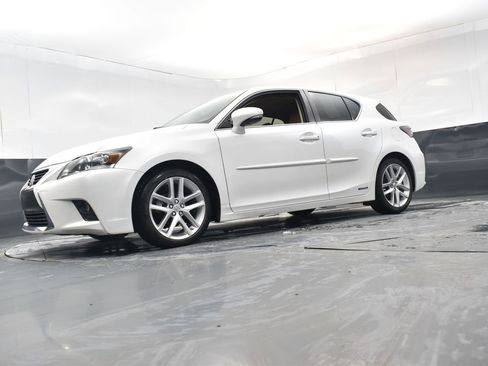 Used 2017 Lexus CT 200h image 24