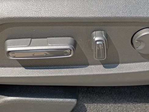 Used 2025 Honda Pilot EX-L image 19