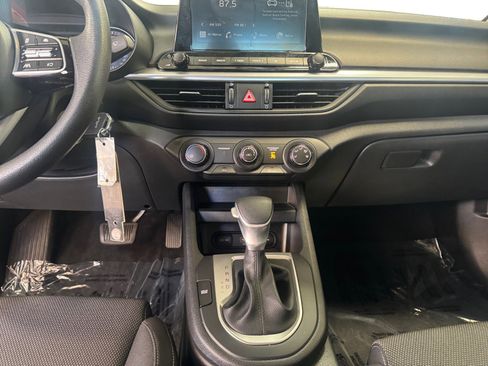 Used 2023 Kia Forte LXS w/ LXS Technology Package image 11