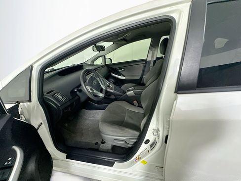 Used 2014 Toyota Prius Two image 13