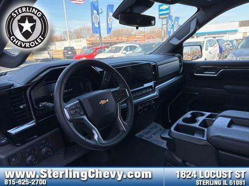 Used 2024 Chevrolet Silverado 1500 LT image 10