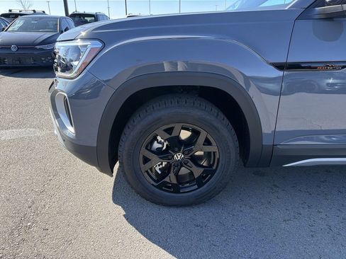 New 2026 Volkswagen Atlas Peak Edition AWD/4WD image 9