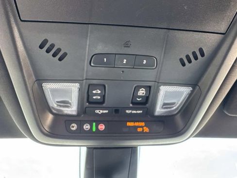 Used 2024 Cadillac XT6 Luxury image 21