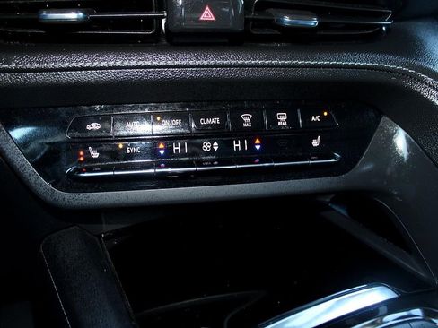 Used 2023 Buick Envision Preferred w/ Premium Seat Package image 14