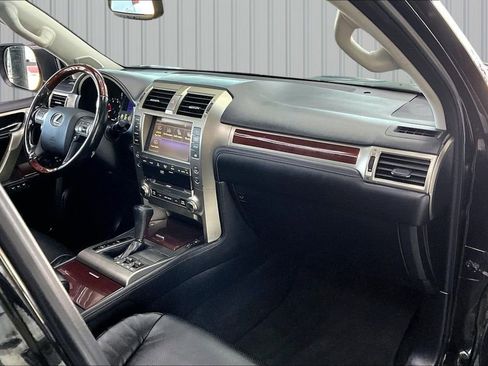 Used 2016 Lexus GX 460 w/ Premium Package AWD/4WD image 27