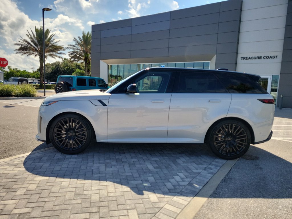 New 2027 Land Rover Range Rover Sport SV AWD/4WD image 2