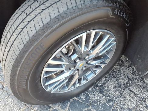 Used 2025 Chevrolet Traverse LT AWD/4WD image 15