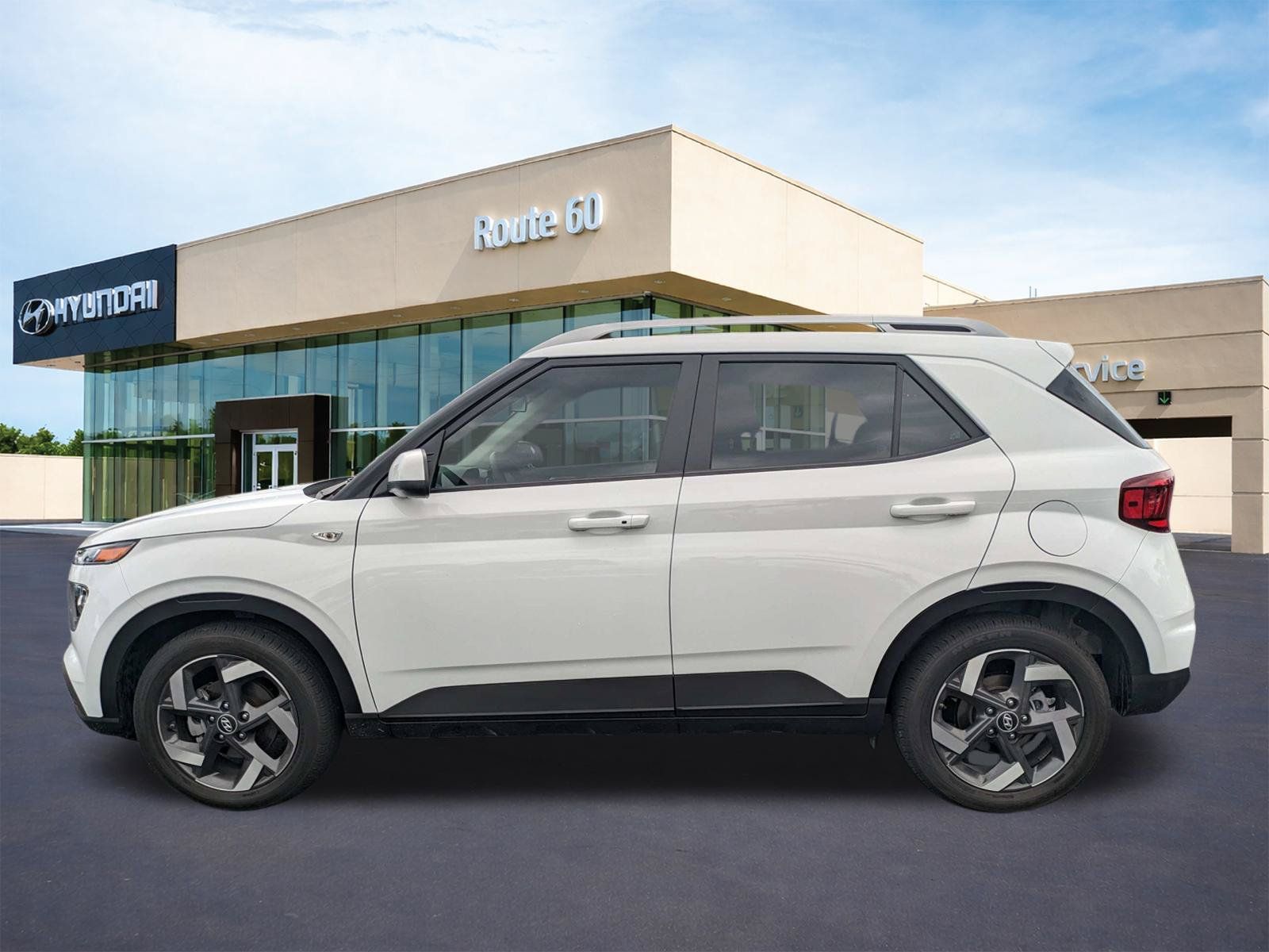 Certified 2025 Hyundai Venue SEL FWD image 7