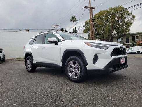 Certified 2022 Toyota RAV4 XLE image 3