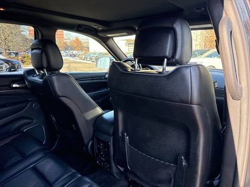 Used 2019 Jeep Grand Cherokee Overland image 24