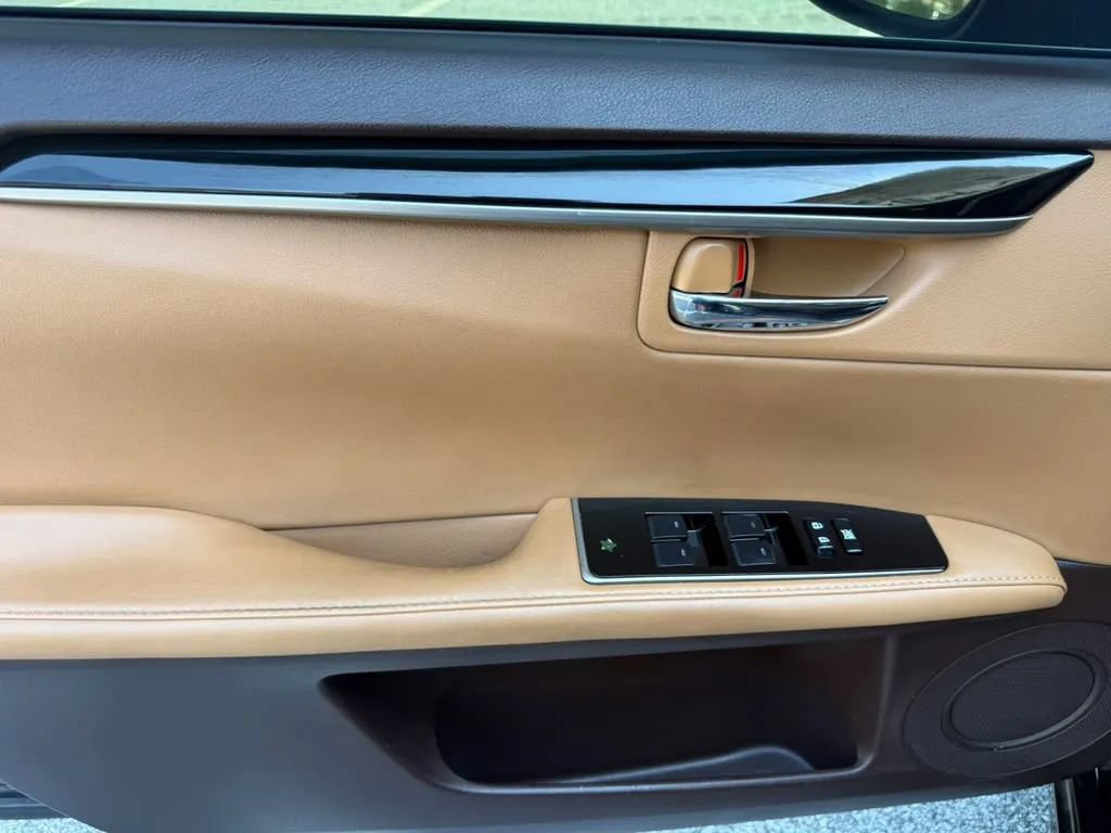 Used 2016 Lexus ES 350 FWD image 25